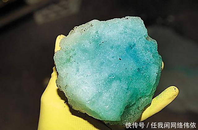 降落 一声巨响!浙江鱼塘上空掉下不明物体,挖了近2米深还未找到