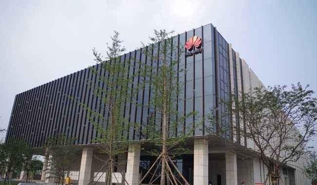 芯片|硬扛不住了?损失1万亿后,7家企业组队大闹白宫,华为罕见表态