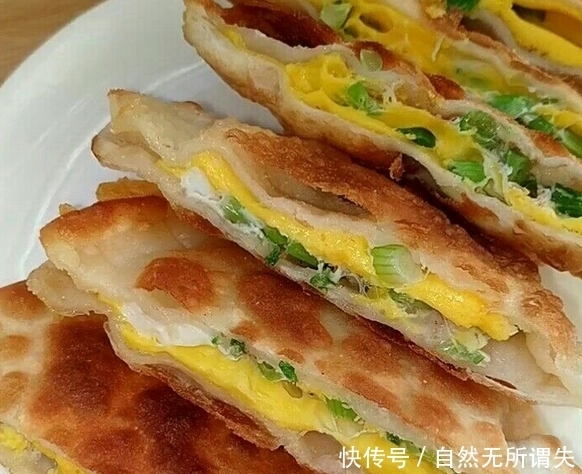  做成|饺子皮做成了简易版鸡蛋灌饼，非常美味，让人直流口水