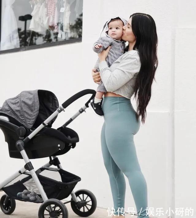 双脚|30岁辣妈饱满身材魅力十足,犹如20岁少女,宝妈如何恢复身材?
