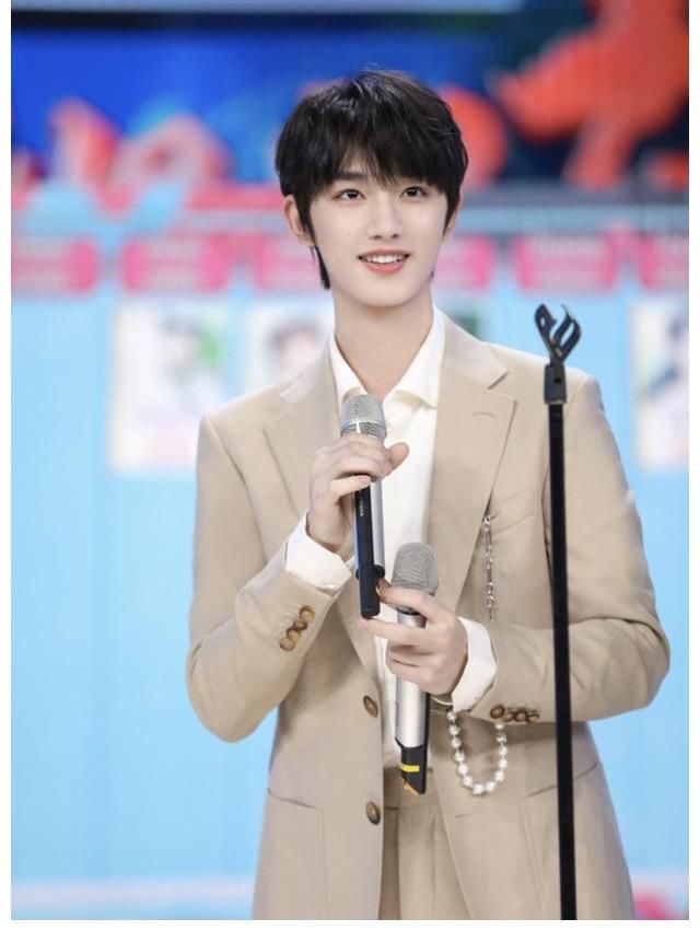 寶藏男孩|官宣！時代少年團丁程鑫加入快樂家族，這也是位寶藏男孩