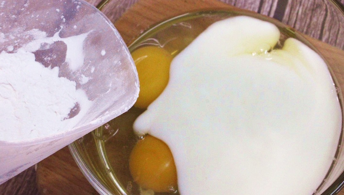 两个鸡蛋,一盒酸奶,教您做低脂轻卡芝士蛋糕,比奶酪还好吃