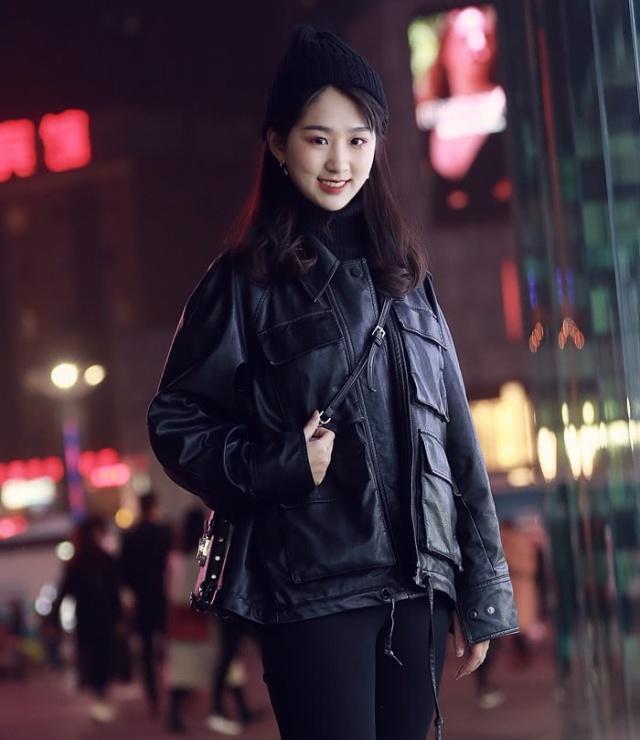 时尚 时髦的皮衣搭配打底裤,恰到好处呈现气质魅力,营造出气场