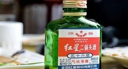 为啥都是高度白酒，茅台卖出天价而红星二锅头却很便宜，有猫腻？