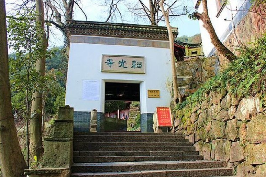 寺庙|杭州韬光寺曾有一副著名对联，因为一场变故，该对联彻底失去了