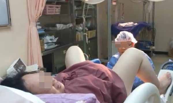 姿势|产妇站着生娃合适吗助产士详解多种分娩姿势,准妈妈提前了解下