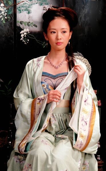 贾琏@《红楼梦》之尤二姐的悲伤:反复喜欢上同一种男人,又反复被伤害