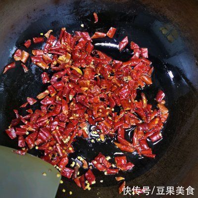 蒜瓣|超赞吮指香辣蟹别再用这么做了，教你新吃法