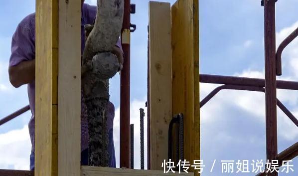 不可逆性|自建砖混房的柱子可以与楼面一起打混凝土吗？听听老师傅的讲究