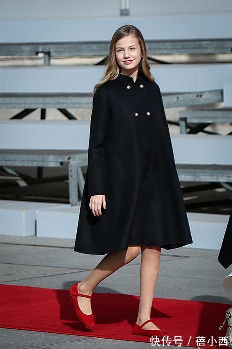 西班牙|真正的贵族穿衣真简约,看西班牙公主莱昂诺尔就懂了,高级又洋气