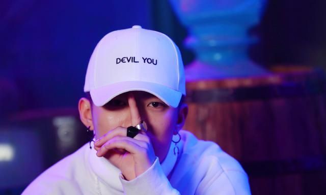 下架|PGONE再发新歌,不仅没被下架,还顺势冲上了榜首,热度难以遏制