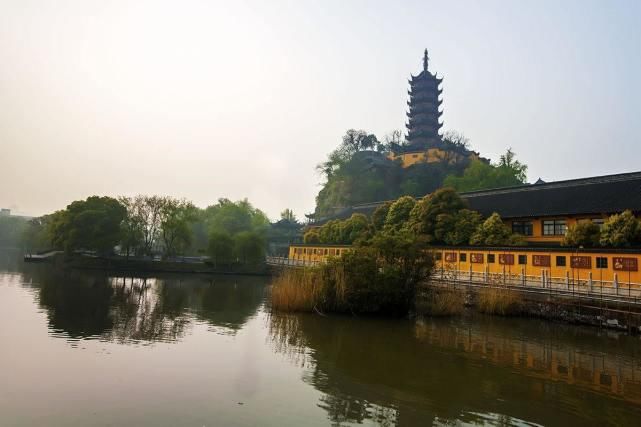 江苏一座全国重点寺院，有1600多年历史，属国家5A级风景区