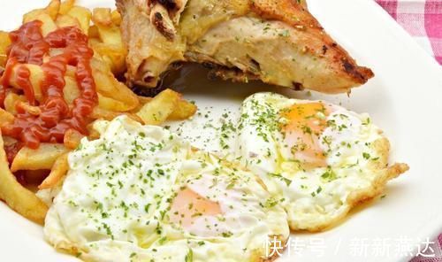 荷包蛋|煎荷包蛋时,用热油还是凉油?很多人搞错了,难怪鸡蛋总粘锅