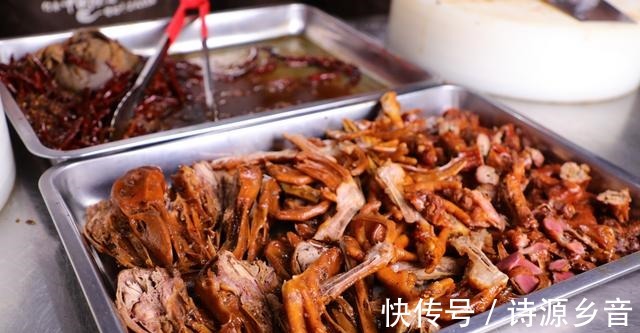 如何让卤菜吃起来不生腻吃了还想吃卤菜师傅透露出玄机~!