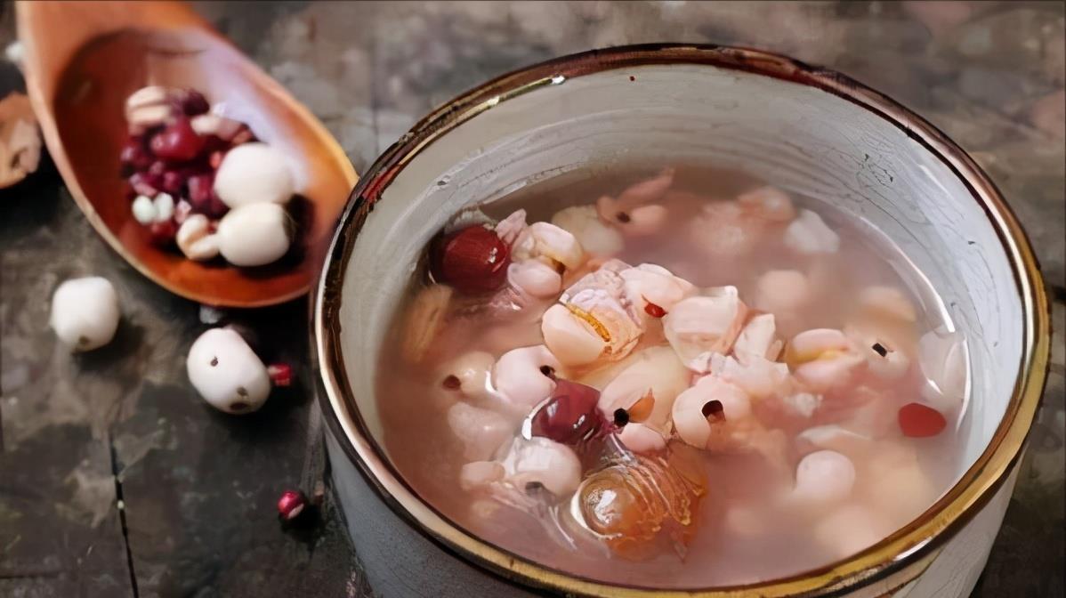 泡脚|养生最佳时间:早养胃、午养心、晚养百脉