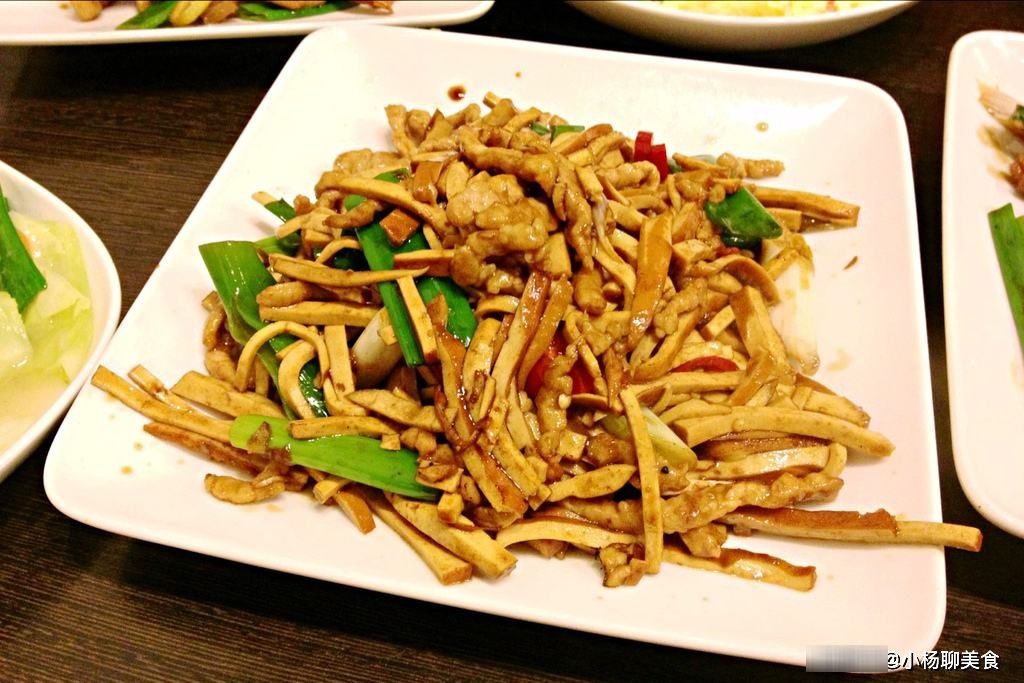 美味|爱上猪肉的此种美味做法，营养鲜香，脆嫩爽口，全家人抢着吃