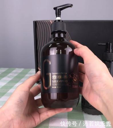 扎丸子头 因“廉价感”的发型?拉低了多少漂亮女孩的颜值