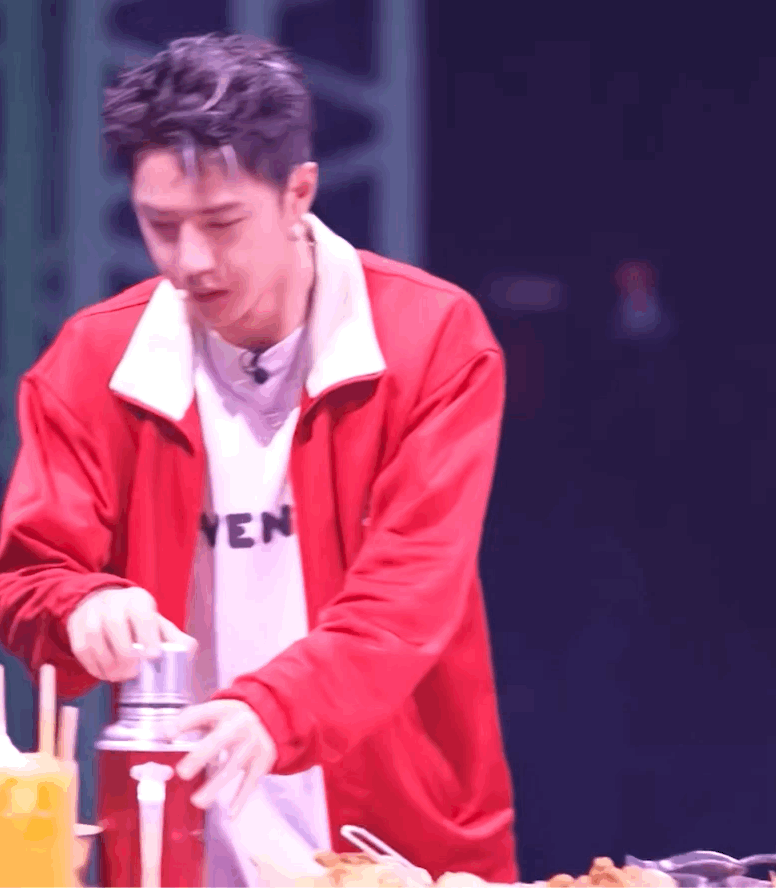 啵啵奶茶|《這就是街舞》火鍋局，隊長們都不敢吃，王一博：那我先吃啰