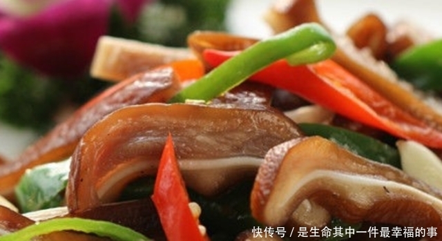 猪耳朵搭配青辣椒，值得推荐的经典好菜
