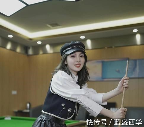 王钟瑶|最美裁判王钟瑶晒照,28岁的她依然很稚嫩,还是萨拉赫铁杆粉丝!