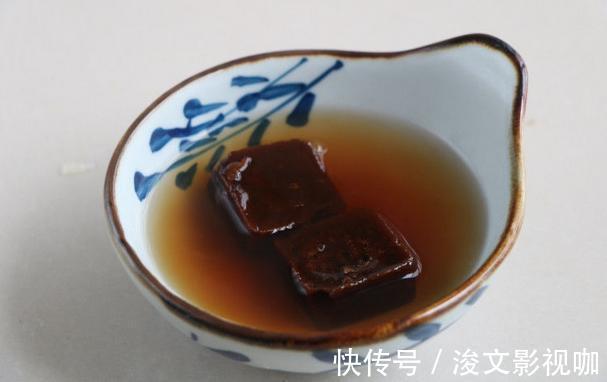 芋头做成的红糍粑，1块芋头1把糯米饭，软糯又香甜