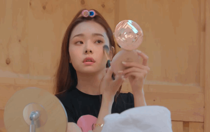 又做作又瘋批的“仿版Jennie”參加戀愛綜藝，本來是想吐槽的……