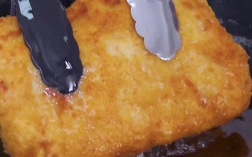  芝士|分享一款芝士夹心大鸡排，烹饪简单，外酥里嫩，家人爱吃的美味