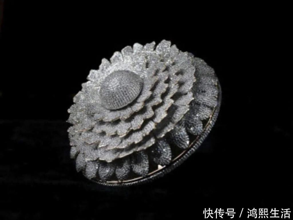 吉尼斯世界记录|印度一枚戒指打破吉尼斯世界纪录 镶12638颗天然钻石