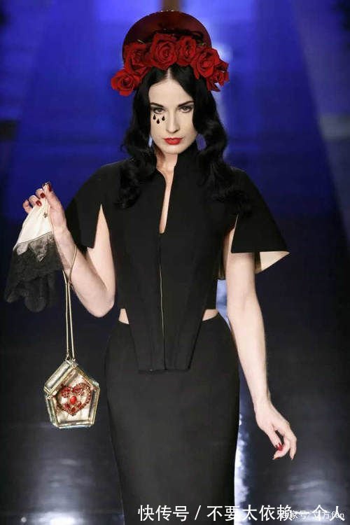 微微一笑@圣母泪妆为什么那么火怜悯众生的高级妆容