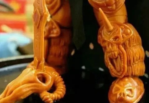 榫卯|70多个零件组成的橄榄核雕您见过吗?而且还是榫卯结构