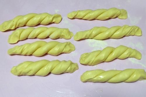 玉米面做面食不用蒸,松软细腻底部焦脆,比蒸的香,全家都爱吃