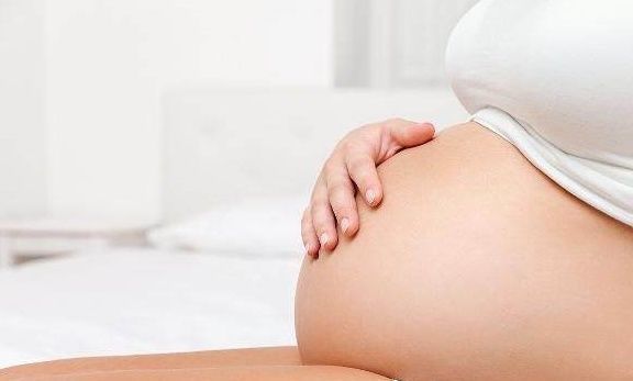 宝宝|40岁单亲母亲上台唱歌,说出儿子身份那一刻,评委都惊讶了!