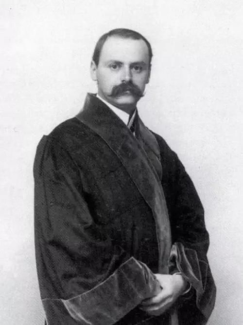 如果用一条不会断的绳子将一个人放入黑洞,还能拉出来吗