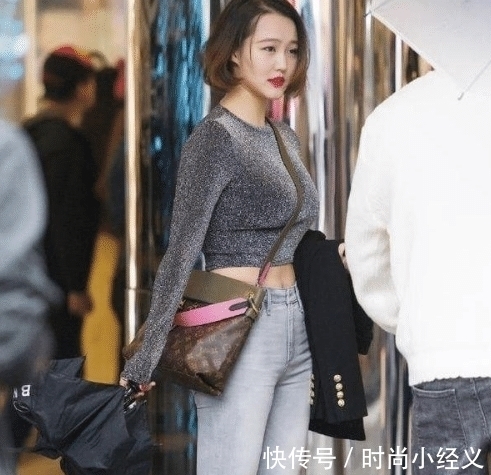 穿搭 姑娘体现出微胖之美,或许只有40岁以上的男人,才懂得欣赏吧