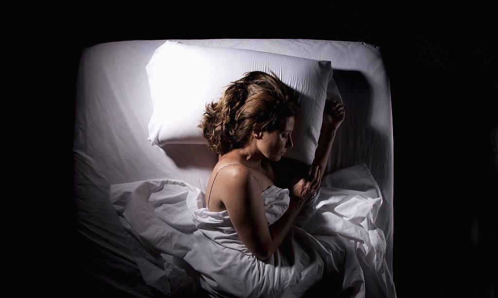 晚上睡觉的时候，身体有3个“迹象”，或是大病将来的征兆