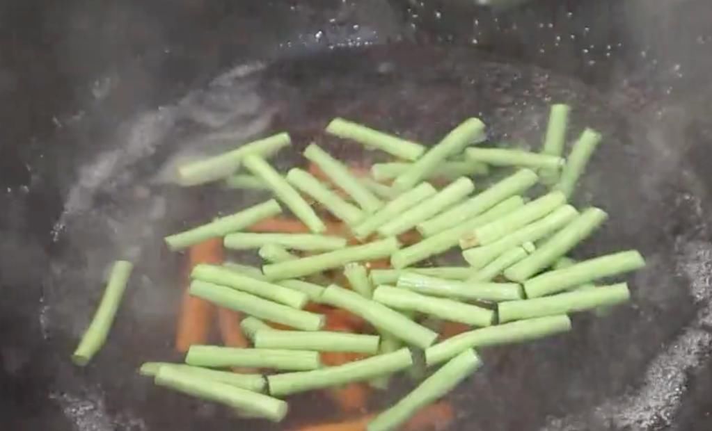 简单|孩子想吃炒面了,那就做一份吧,做法简单,鲜香美味,超好吃