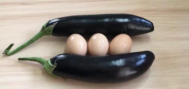 鸡蛋|3个鸡蛋2个茄子,不蒸也不炒,不用一滴水,比大鱼大肉还要好吃
