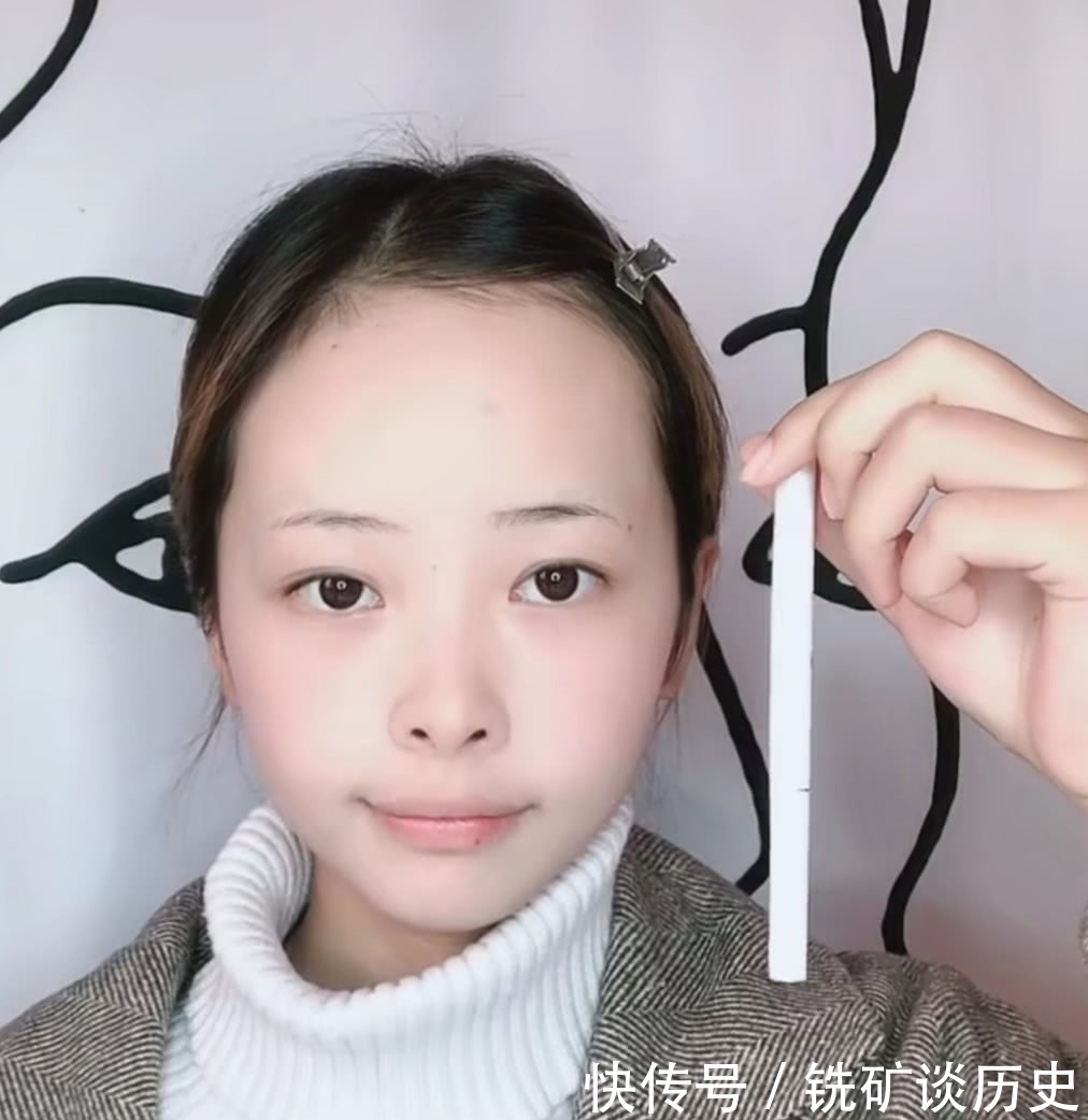 初中生|初中生脸上画“特效妆”,上半脸和下半脸吵架,谁也不服谁!