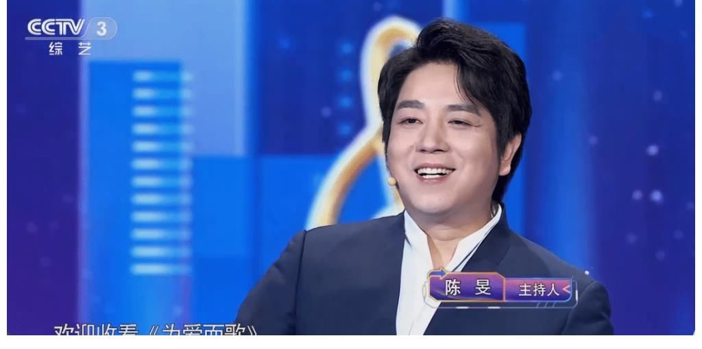 央视《向幸福出发》改版,老牌主持王为念被弃用,新面孔王冠离开