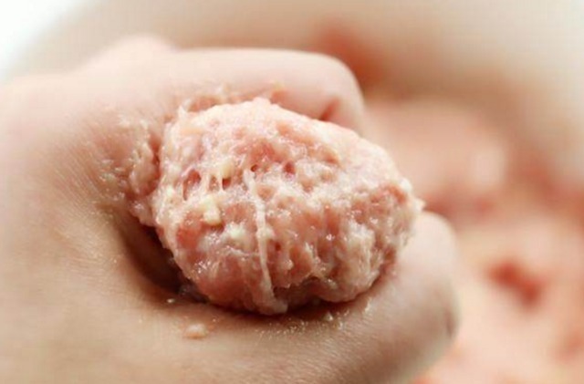 肉馅儿|肉丸汤里面加了它，简直就是绝配！好吃到停不下来！不信您试试看