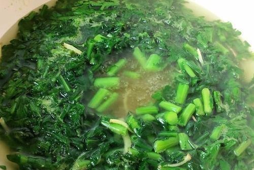 茼蒿|失眠便秘易上火?花上1块钱,每天喝碗它,助眠又通便!