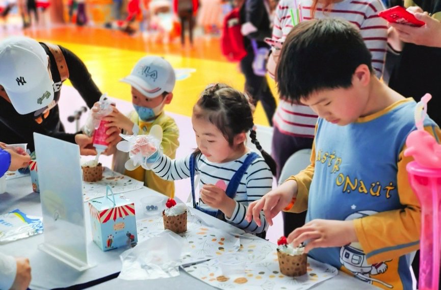 ot剧场秀、花车巡游再升级，这个“六一”探秘精灵之城、寻回儿时记忆