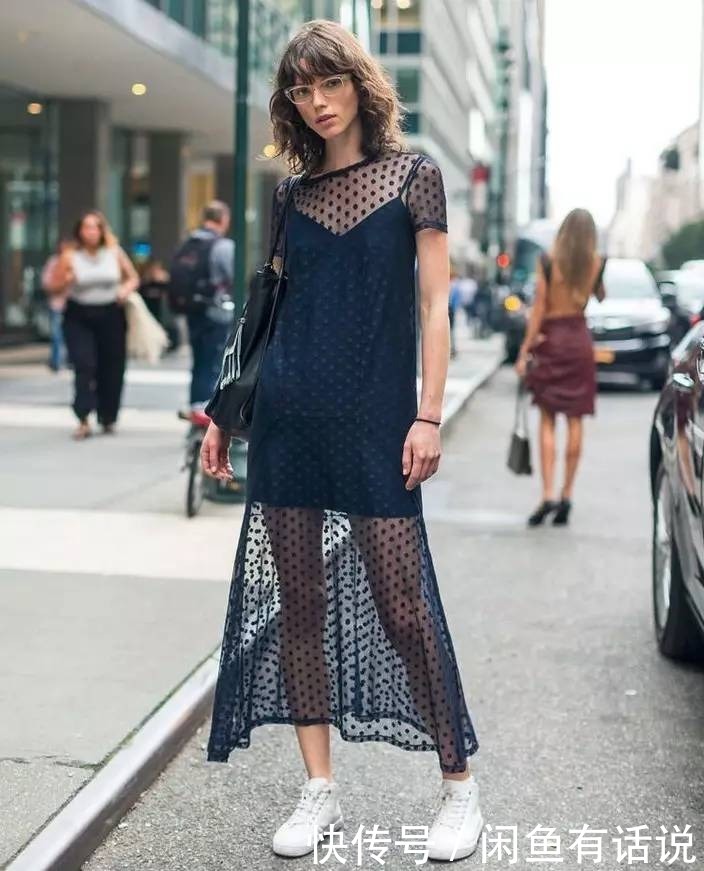 洋气|性感要讲究分寸感,现在流行的“半透裙”就刚刚好,洋气又显高级