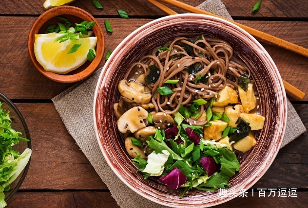 玉米|肝病的“大冤家”,平时放开肚子吃4物养肝排毒!身体越来越好