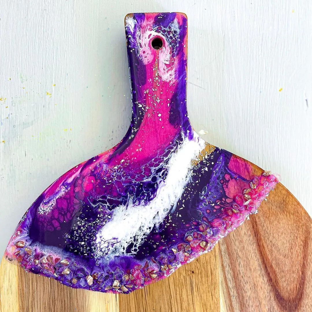 流動性$從沒學過美術的她,用簡單粗暴技法畫畫,讓她成為了百萬富豪