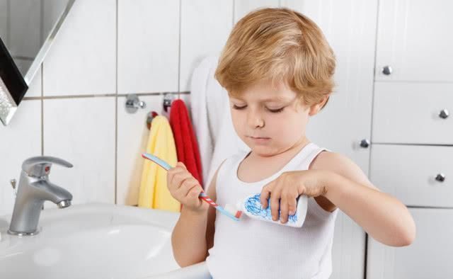 家长|想要宝宝牙齿洁白,这3点家长要做好,帮娃告别“小黑牙”