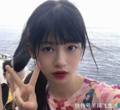 女生经常做这几个“动作”,嘴唇会越来越丑,香肠嘴指日可待