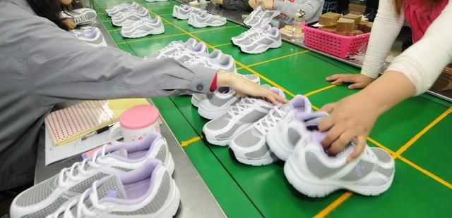 致癌物超标302倍！老人鞋竟成“坑老鞋”，还能不能买？