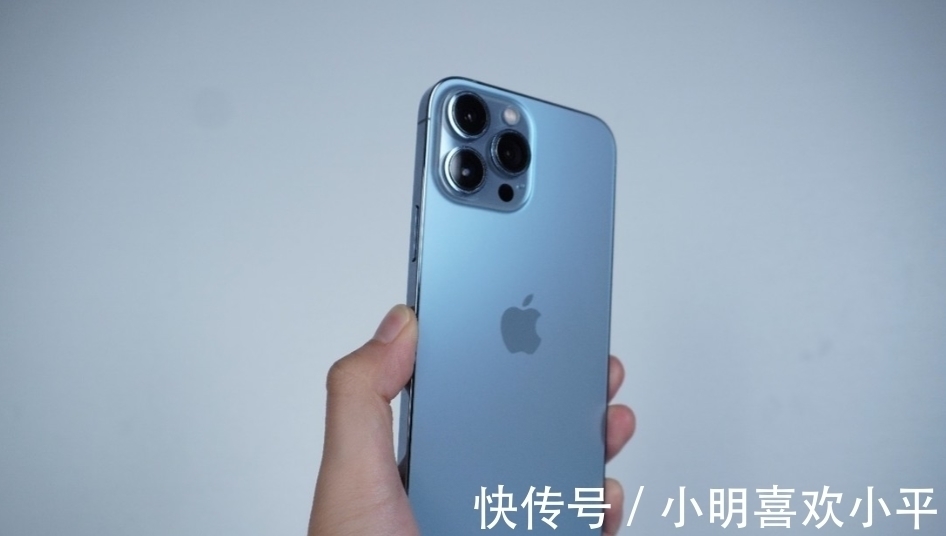 iphone13|最新手机续航排名TOP10：Redmi新机登顶，苹果跌下神坛