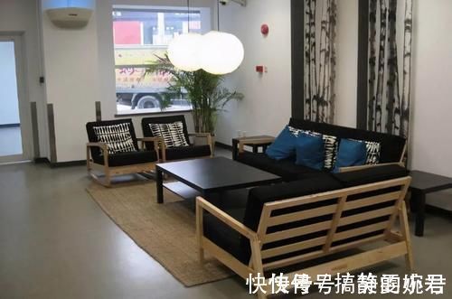 耐用|水磨石、自流平与瓷砖哪个好?别急着选,还是先听听内行人怎么说吧